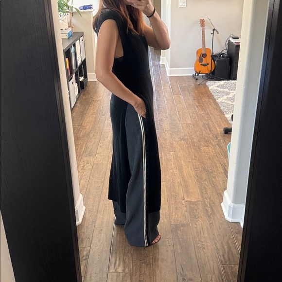 H&M black rib knit dress with high slits - Picture 1 of 11